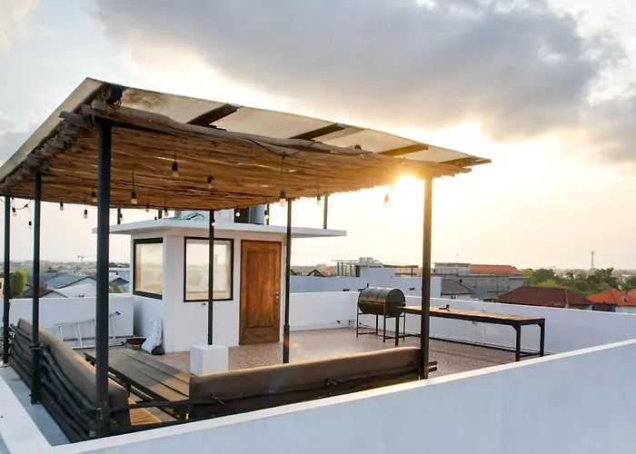 Villa 4 Bed Family With 360 Rooftop Views Canggu