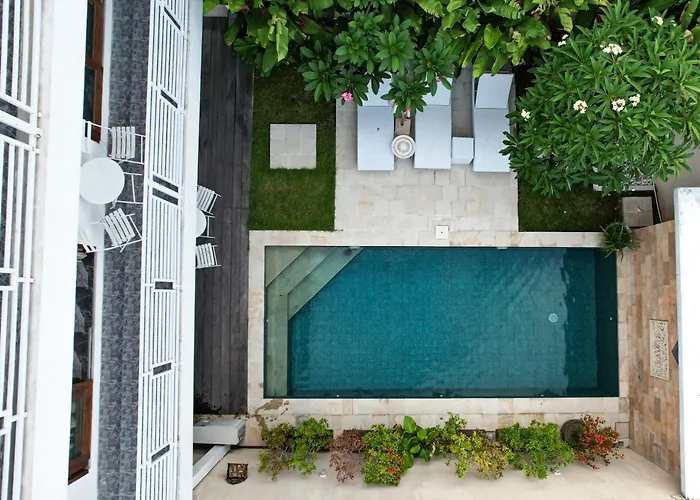 4 Bed Family With 360 Rooftop Views Villa Canggu
