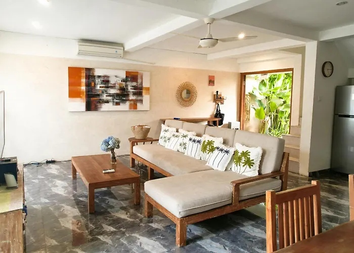 Villa 4 Bed Family With 360 Rooftop Views Canggu